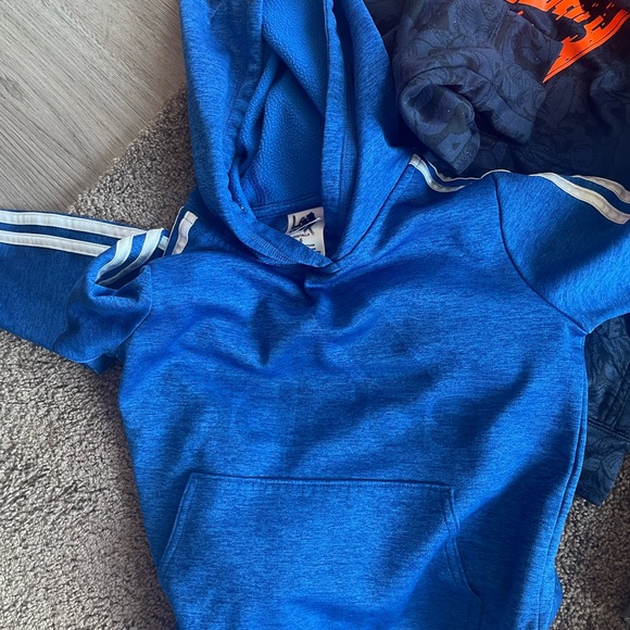 Lot of 4 Hoodies/sera shirt..Great condition!Brands include Adidas,Russel,chaps, - Picture 3 of 5